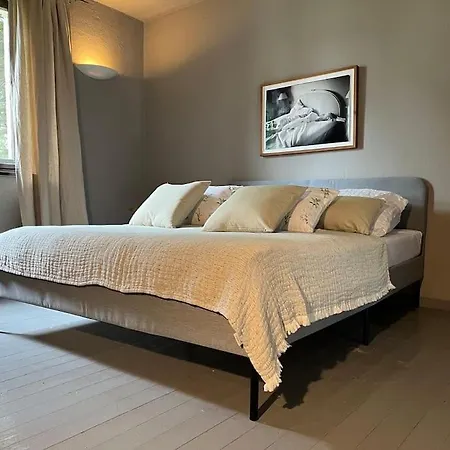 Lakeside Studio, Haus Mit Seezugang Nur Fuer Urlauber Hébergement de vacances