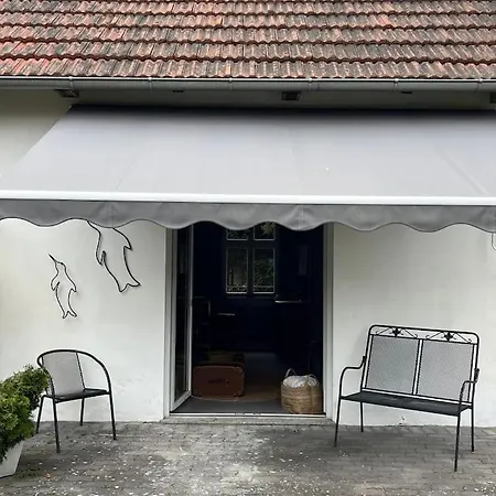 Lakeside Studio, Haus Mit Seezugang Nur Fuer Urlauber Hébergement de vacances