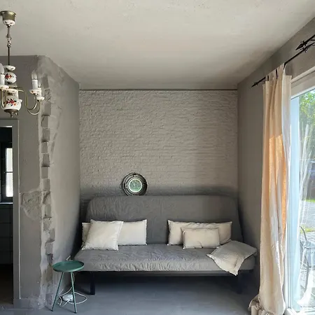 Lakeside Studio, Haus Mit Seezugang Nur Fuer Urlauber Hébergement de vacances